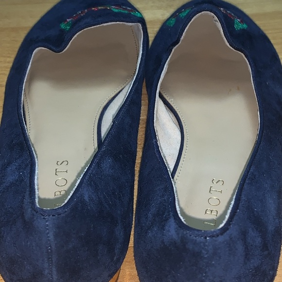 Talbots Ryan Navy Novelty Suede Holiday Christmas Tree Embroidered Slip Ons 8.5M - Picture 9 of 11